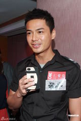 组图：香港慈善演唱会马德钟罗仲谦等现身支持