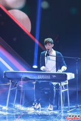 组图：港版《我是歌手》热拍 巫启贤个唱邀选手