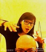 组图：43岁万绮雯容颜不老似花季少女