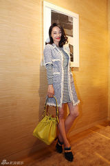 组图：白百何娇俏红唇造型出席活动 受品牌青睐