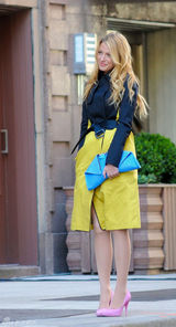 组图：布莱克-莱弗利现身《绯闻女孩》片场