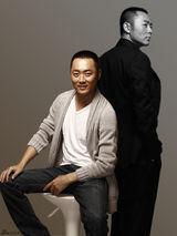 组图：沈晓海黑白写真 分饰两角演绎正邪两面 