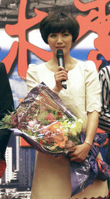 组图：曹曦文现身电影首映 洋装美腿性感魅惑