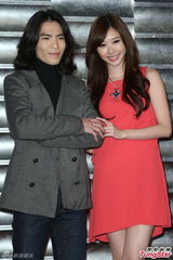 组图：萧敬腾安全升级 邱黎宽派六保鏢贴身护主