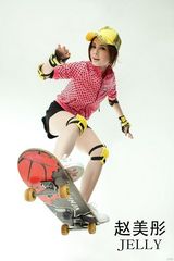 幻灯图：赵美彤滑板写真曝光 展现运动健康一面