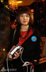 组图：黄晓明生日会变身超人 李宇春等捧场