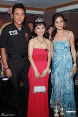 组图：香港慈善演唱会马德钟罗仲谦等现身支持