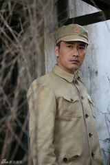 组图：《告密者》张嘉译柳云龙戏里戏外惺惺相惜