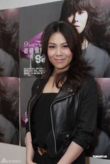 组图：蔡健雅音乐会两度返场献唱《达尔文》