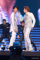 组图：亚洲流行音乐节开幕 古巨基东方神起献唱