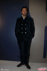 组图：关之琳矢口否认将嫁 众星争艳露胸秀腿