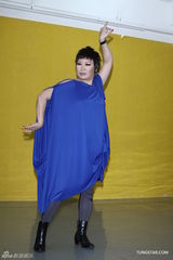 组图：黄小琥彩排秀性感舞技 称遭女同性恋告白