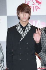 高清组图：Beast等赴港开唱 泫雅望与PSY再合作