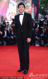 组图：69届威尼斯闭幕式红毯 女星争艳