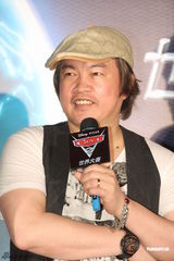 组图：范范黑人参加慈善首映 造人计划顺其自然