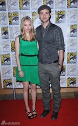 高清组图：贾斯汀和阿曼达-塞弗里德亮相圣地亚哥