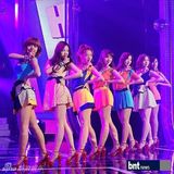 组图：韩团Apink出演音乐节目《冠军秀》展热情舞台