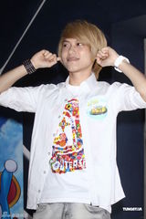 组图：JPM携机器猫做公益 第二张大碟筹备中