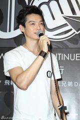 组图：飞轮海今年无缘合体 Darren计划向女友求婚