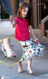 组图：好莱坞潮童萌孩 盘点小苏瑞8款可爱美鞋