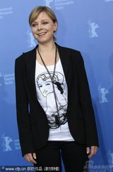 幻灯图：丹麦电影《一家人》记者会 主创齐亮相