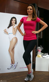 高清组图：米兰达-可儿运动紧身衣展露好身材