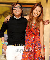 组图：李孝利郑才衡出席音乐节目《U&I》发布会