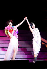 组图：范玮琪北京开唱群星捧场 孙燕姿助阵掀高潮