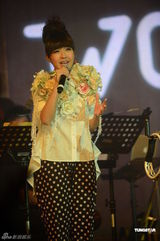 组图：糖兄妹转变风格开唱 暑假将推出新专辑