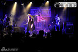 组图：SKIP&DIE来华专场落幕 女主唱贴身热舞
