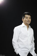 组图：孙淳气质写真曝光 熟男风采绽放完美笑容