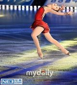 组图：韩国冰上公主金妍儿退役办纪念表演