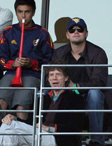 莱昂纳多与滚石主唱南非观战 偶像失利吃惊万分(图)