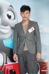 组图：林峰出席圣诞活动努力赚钱希望明年再置房