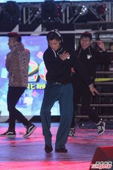 组图：郭富城赴台湾参加跨年演出 近期不结婚