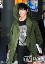 组图：釜山电影节开幕式 河智苑金亨俊将出席