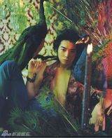 组图：山下智久三浦春马等众男星拍摄绚丽写真