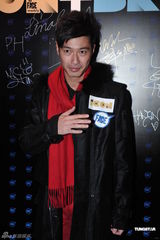 组图：阿Sa拒与陈伟霆同拍戏 容祖儿为身材学泰拳 