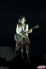 组图：邓紫棋曝林宥嘉支持个唱 害羞不谈