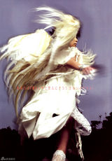 高清组图：中岛美嘉写真化身叛逆天使 浪漫神秘