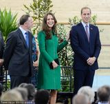 组图：威廉王子与凯特王妃甜蜜出访大秀恩爱