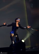 组图：李宇春北京开唱 歌迷高喊你好漂亮