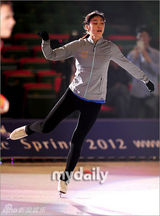 组图：韩花滑选手金妍儿参加花样滑冰秀彩排