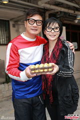 组图：钱家乐汤盈盈宝宝出世 开记者会分享喜悦