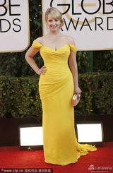 组图：金球奖红毯 《大爆炸》梅丽莎黄裙丰腴