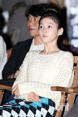 组图：金赛纶出席首尔国际微电影节骨瘦如柴