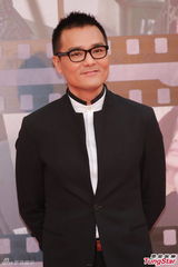 组图：曾志伟生日主持金像奖 郑中基携妻亮相