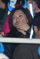 高清图：张杰北京个唱谢娜助阵 唱情歌隔空秀恩爱