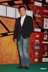 组图：任达华惠英红温碧霞加盟英皇电影艺人部