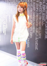 组图：萝莉创作歌手许雅涵运动写真萌态十足